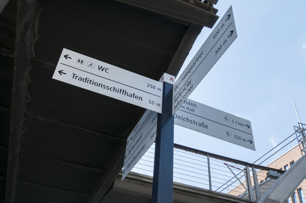 Appartements In Der Historischen Deichstrasse Contactless Check In Хамбург Екстериор снимка