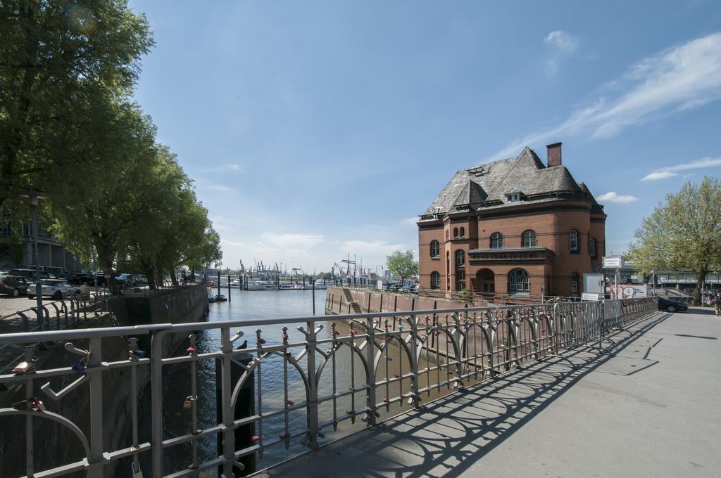 Appartements In Der Historischen Deichstrasse Contactless Check In Хамбург Екстериор снимка